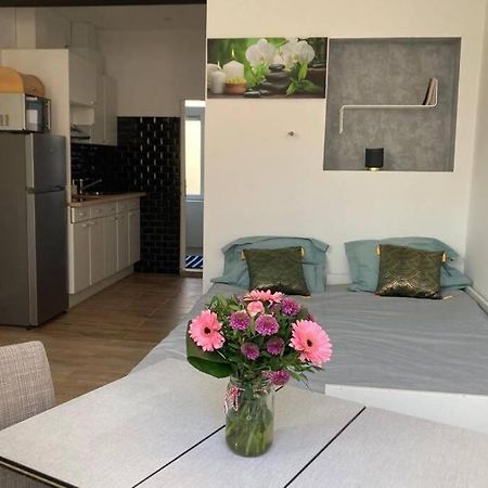 Magnifique Studio Au 2Eme Etage, A Proximite De La Gare Du Midi! Bruksela Zewnętrze zdjęcie