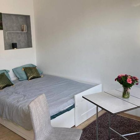 Magnifique Studio Au 2Eme Etage, A Proximite De La Gare Du Midi! Bruksela Zewnętrze zdjęcie